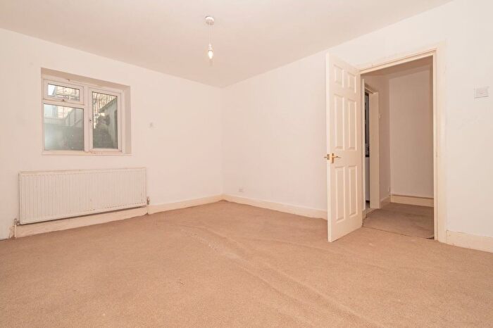 1 Bedroom Flat For Sale In Marlborough Road, Ramsgate, CT11