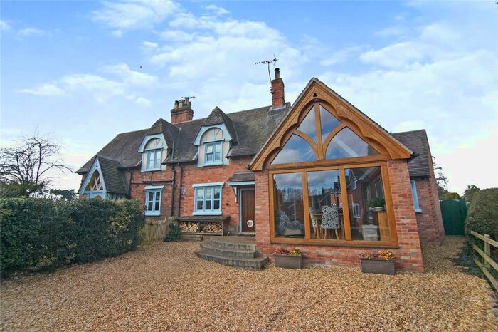 4 Bedroom Semi-Detached House For Sale In Dunstall, Burton-On-Trent, Staffordshire, DE13