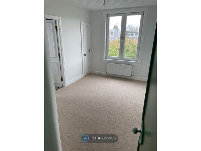 4 Bedroom Flat To Rent In Meggetland Terrace, Edinburgh, EH14