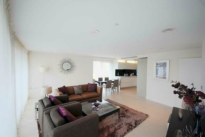 2 Bedroom Apartment To Rent In Bezier Apartments, City Road, Old Street, London, EC1Y