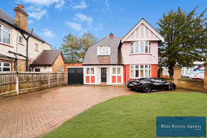 3 Bedroom Detached House For Sale In Jersey Road, Osterley, Isleworth, TW7