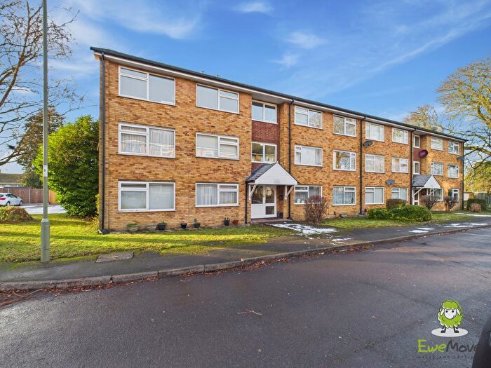 2 Bedroom Flat For Sale In Sylvia Close, Basingstoke, Hampshire, RG21