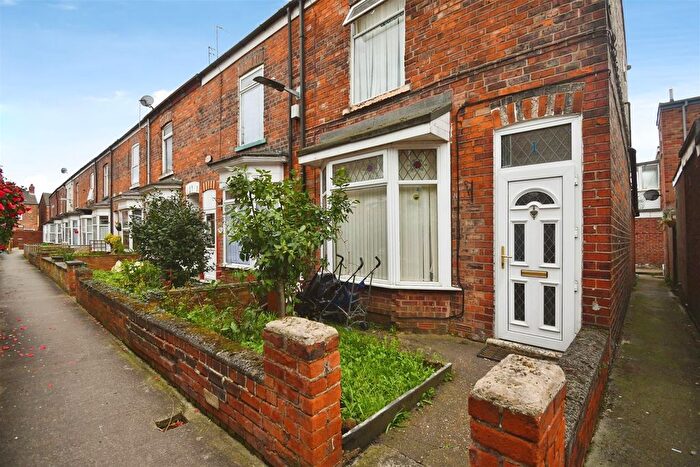 2 Bedroom Terraced House For Sale In Roseberry Avenue, Newland, Hull, HU5