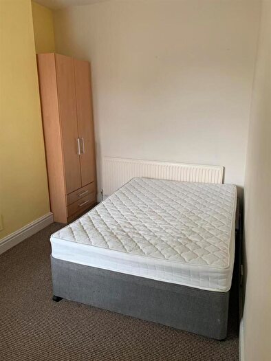 4 Bedroom Flat To Rent In Wilmslow Road, Manchester, M14