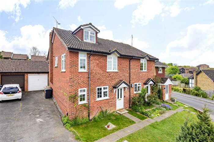4 Bedroom End Of Terrace House To Rent In Foxglove Gardens, Guildford, GU4