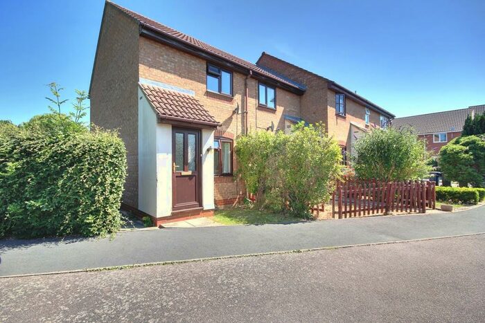 2 Bedroom End Of Terrace House To Rent In Tamar Close, St. Ives, PE27