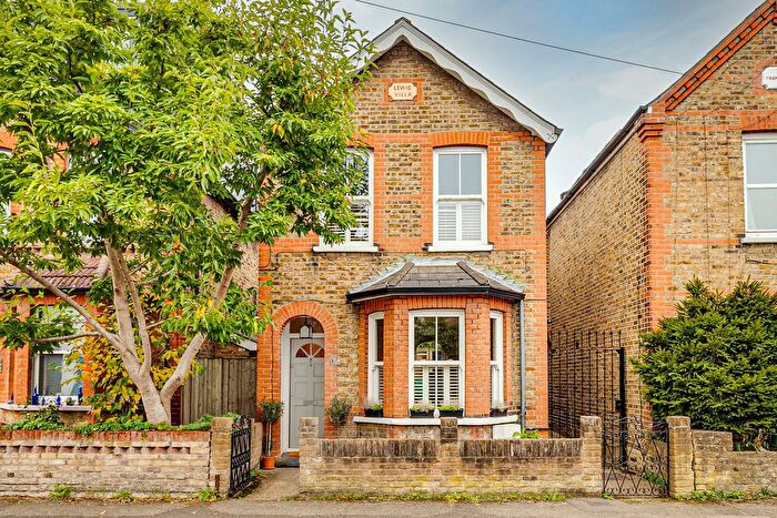 3 Bedroom Detached House For Sale In Northcote Road, New Malden, KT3