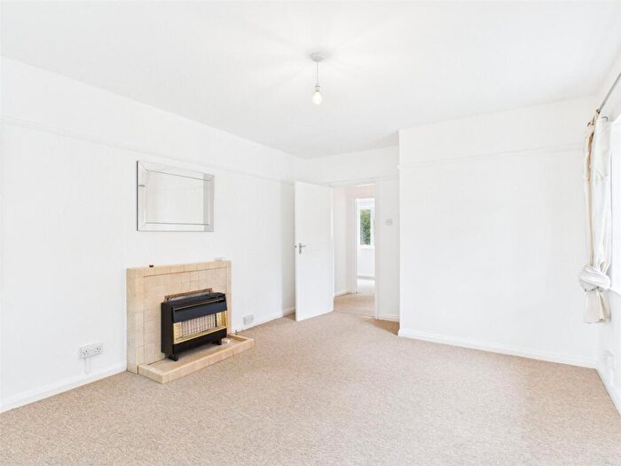 3 Bedroom Apartment To Rent In Downview Road, Worthing, West Sussex, BN11