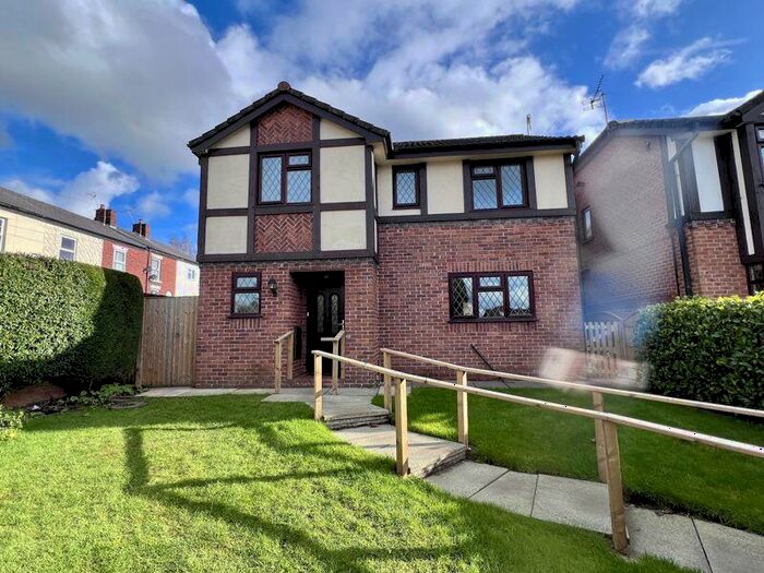 4 Bedroom Detached House To Rent In St Peters Road, Congleton, CW12