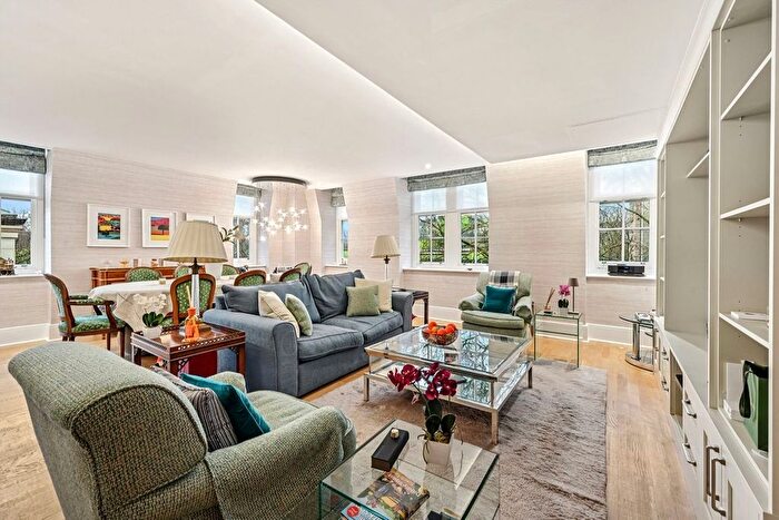 2 Bedroom Flat For Sale In Coleridge Gardens, Chelsea, SW10