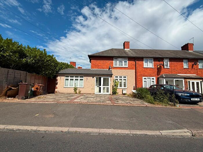 4 Bedroom End Terrace House For Sale In Waltham Road, Carshalton, SM5