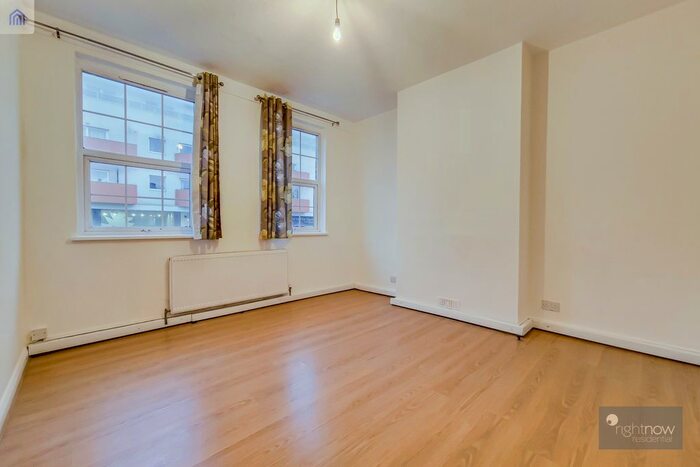 3 Bedroom Flat To Rent In Woodcote Road, Wallington SM6