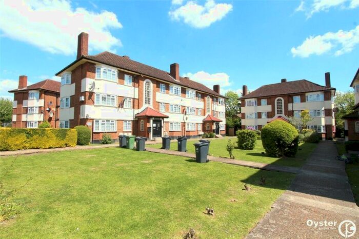 2 Bedroom Flat To Rent In Bishop Ken Road, Harrow, HA3