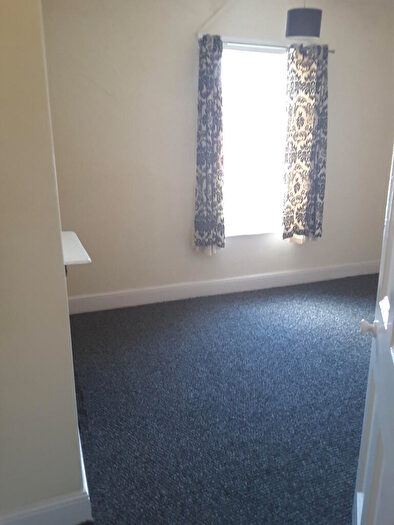 2 Bedroom End Of Terrace House To Rent In Kings Road, Wheatley, DN1
