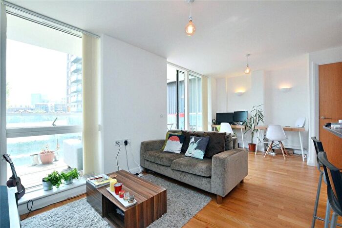2 Bedroom Flat For Sale In Hallmark Court, E14