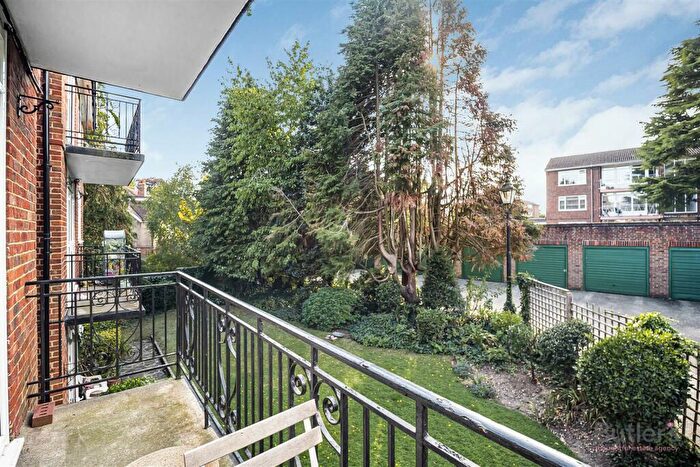 2 Bedroom Flat To Rent In Camborne Road, Sutton, SM2