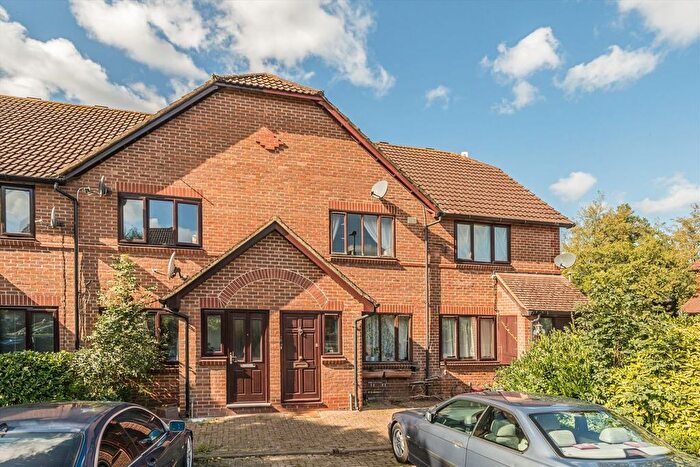 2 Bedroom Property To Rent In Sopwith Close, Kingston Upon Thames, KT2