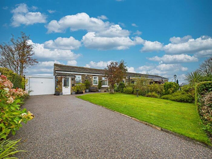 2 Bedroom End Of Terrace House For Sale In Roundhill Place, Queensbury, BD13