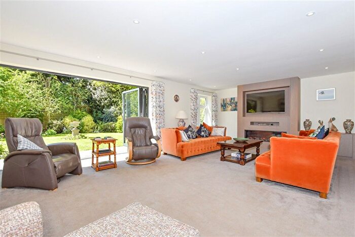5 Bedroom Detached House For Sale In Warmlake Orchard, Sutton Valence, Kent, ME17