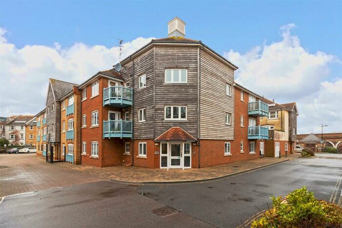 2 Bedroom Flat To Rent In Ropetackle, Shoreham-By-Sea, BN43