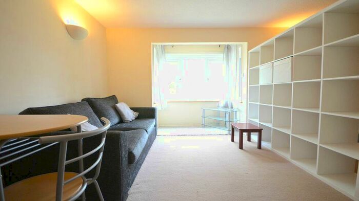 Studio To Rent In Mead Avenue, Langley, SL3