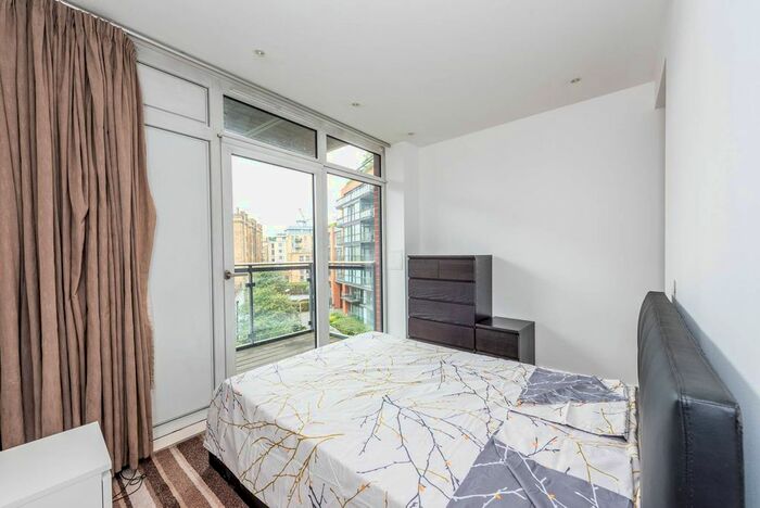 2 Bedroom Flat To Rent In Grosvenor Waterside, Gatliff Road, Chelsea, London, SW1W
