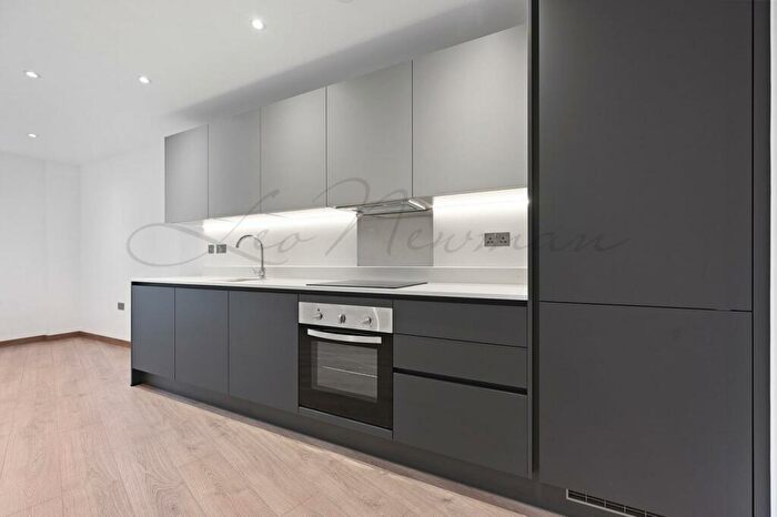 3 Bedroom Flat To Rent In Harvest Lane, Thames Ditton, KT7