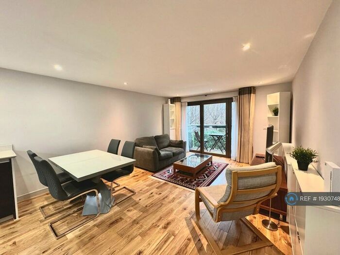 2 Bedroom Flat To Rent In Sunflower Court, London, NW2