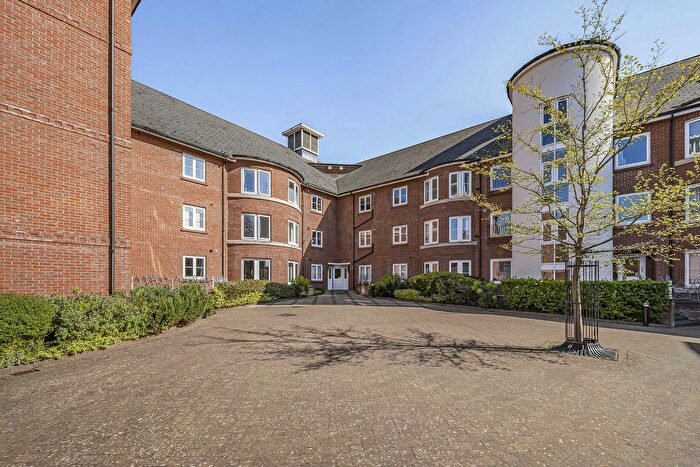 1 Bedroom Flat For Sale In Quakers Court, Abingdon, OX14
