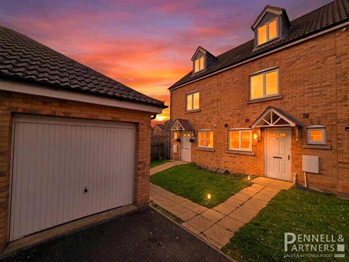 3 Bedroom End Of Terrace House For Sale In Emperor Way, Fletton, Peterborough, PE2