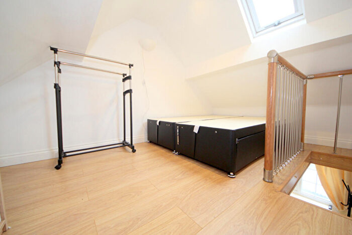 1 Bedroom Maisonette To Rent In Kinderton Close, Southgate, London, N14