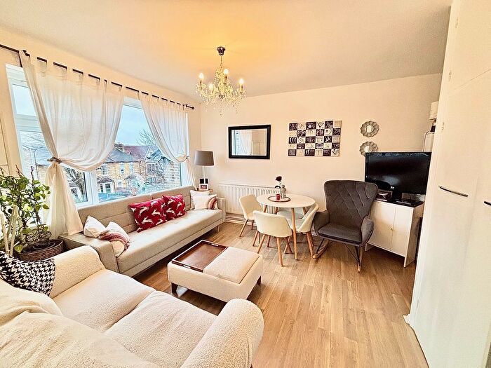 Studio To Rent In Hainault Road, London, E11