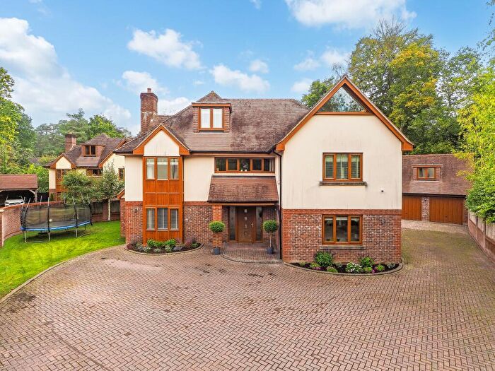 5 Bedroom Detached House For Sale In Chilworth, Southampton, SO16