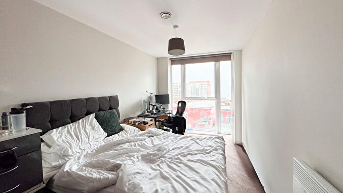 3 Bedroom Flat To Rent In Worrall Street, Salford, M5