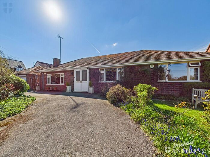 2 Bedroom Detached Bungalow For Sale In The Leys, Upper Hartwell, Stone, HP17
