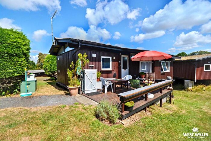 3 Bedroom Chalet For Sale In Cenarth, Newcastle Emlyn, SA38