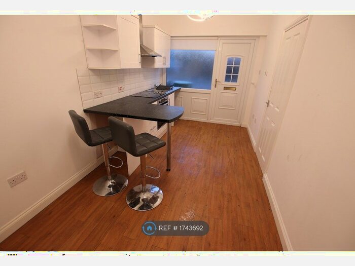 1 Bedroom Flat To Rent In Madeley Drive, Wirral, CH48