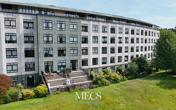 2 Bedroom Flat For Sale In Britannic Park, Yew Tree Road, Moseley, Birmingham, West Midlands, B13