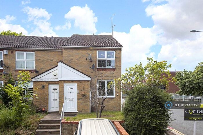 2 Bedroom Flat To Rent In Castile Road, London, SE18