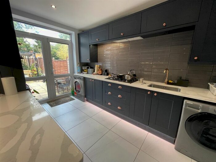 2 Bedroom Semi Detached Bungalow To Rent In Westbourne Road, Penn, Wolverhampton, WV4