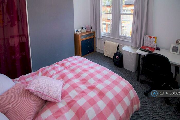 3 Bedroom Terraced House To Rent In Avenue Road Extension, Leicester, LE2