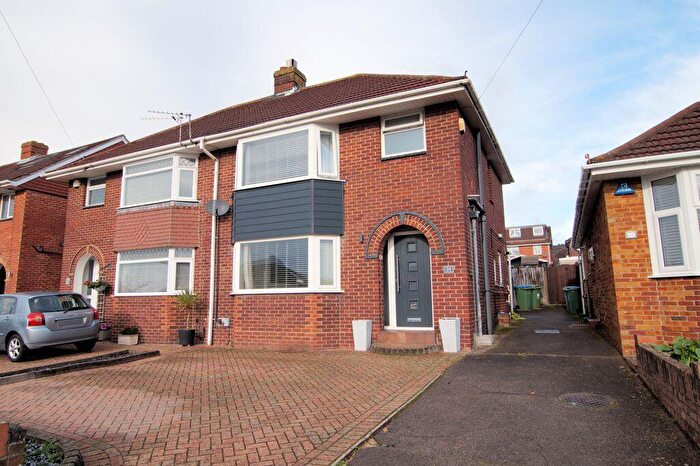 3 Bedroom Semi-Detached House For Sale In Kelvin Grove, Portchester, PO16