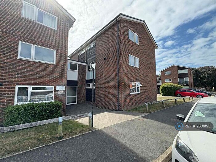 3 Bedroom Flat To Rent In Homer Close, Gosport, PO13