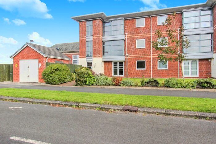 2 Bedroom Flat To Rent In Elizabeth Court, Lytham St Annes, FY8