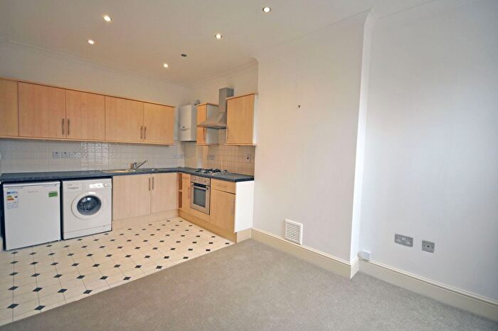 1 Bedroom Flat To Rent In Sheen Lane, Sheen, SW14