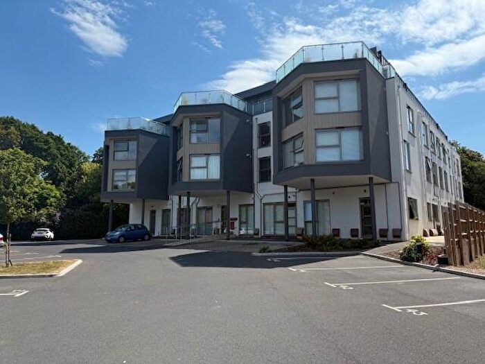 2 Bedroom Apartment To Rent In Bowmont Place, Christchurch, BH23