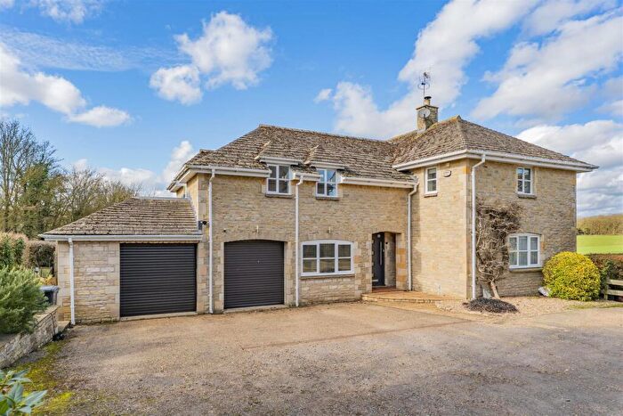 4 Bedroom Detached House For Sale In Deenethorpe, Deenethorpe, NN17