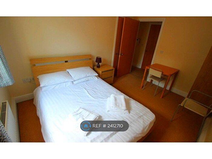 2 Bedroom Flat To Rent In Bedford Road, Reading, RG1