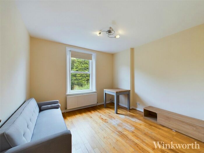 2 Bedroom Flat To Rent In Inglis Road, London, W5