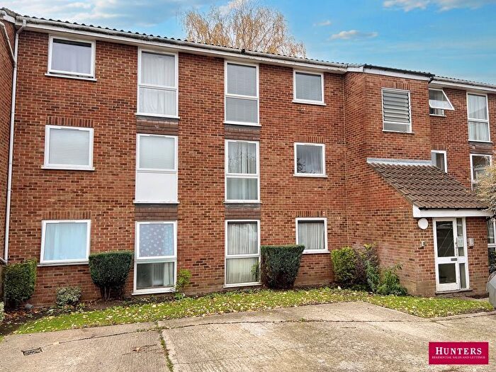 2 Bedroom Flat To Rent In Shurland Avenue, Barnet, EN4